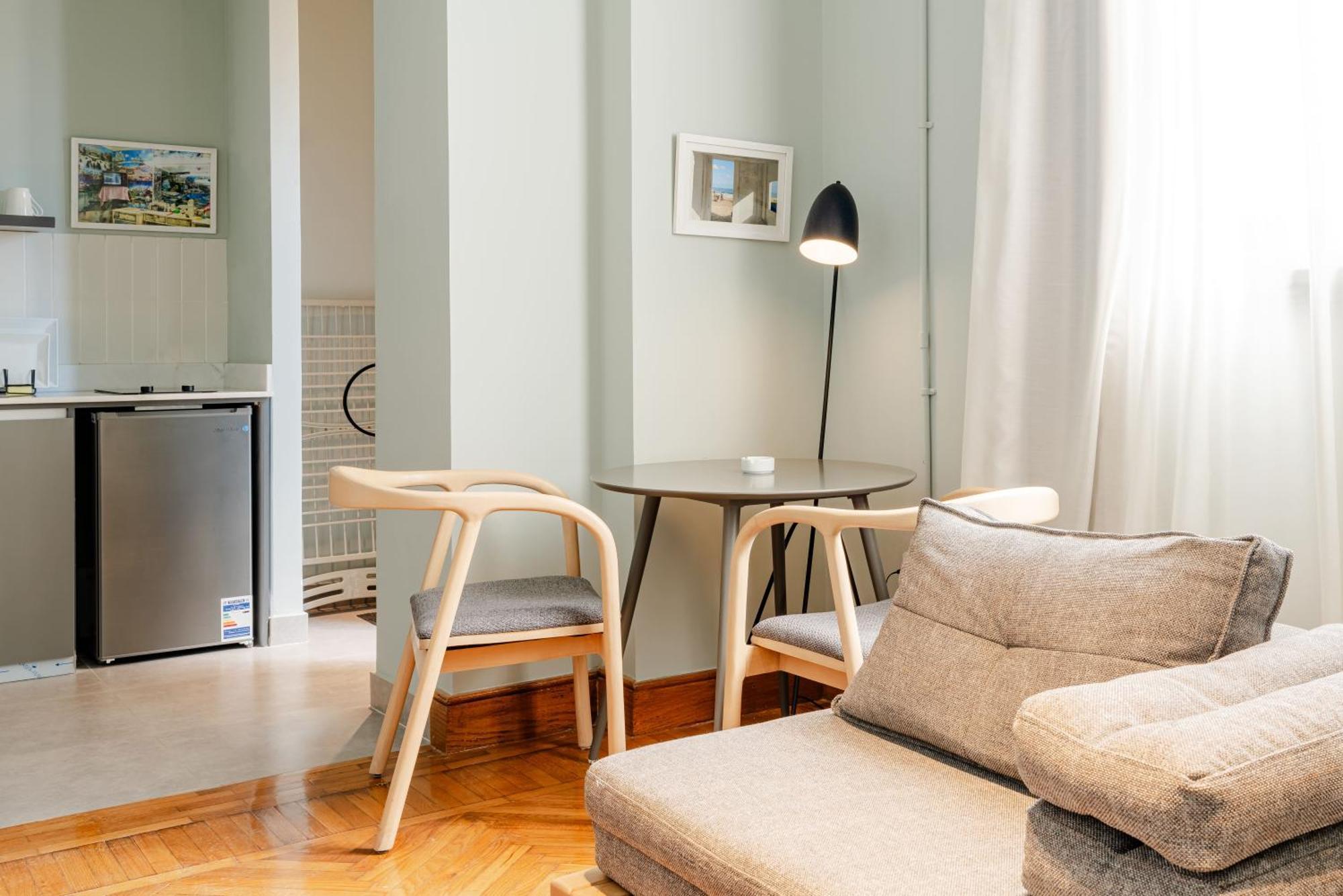 Grey L Studio Apartments Downtown Alexandria Menasce House Exteriör bild