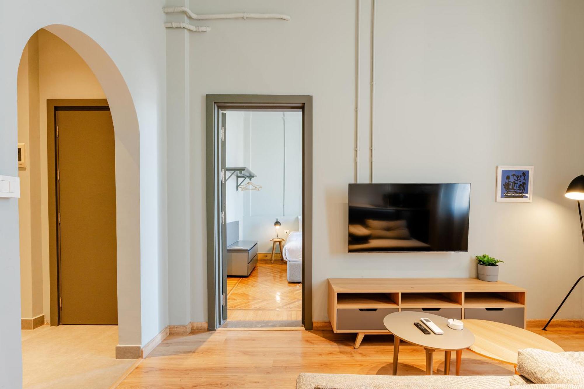 Grey L Studio Apartments Downtown Alexandria Menasce House Exteriör bild