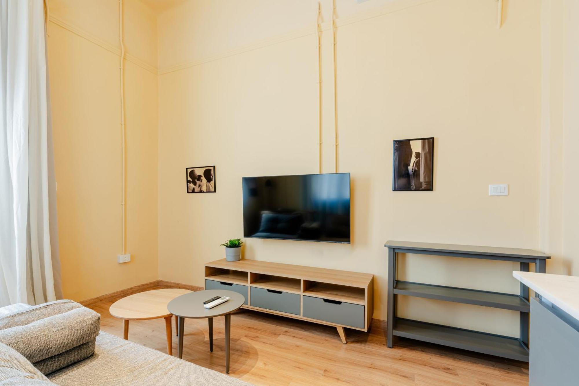Grey L Studio Apartments Downtown Alexandria Menasce House Exteriör bild