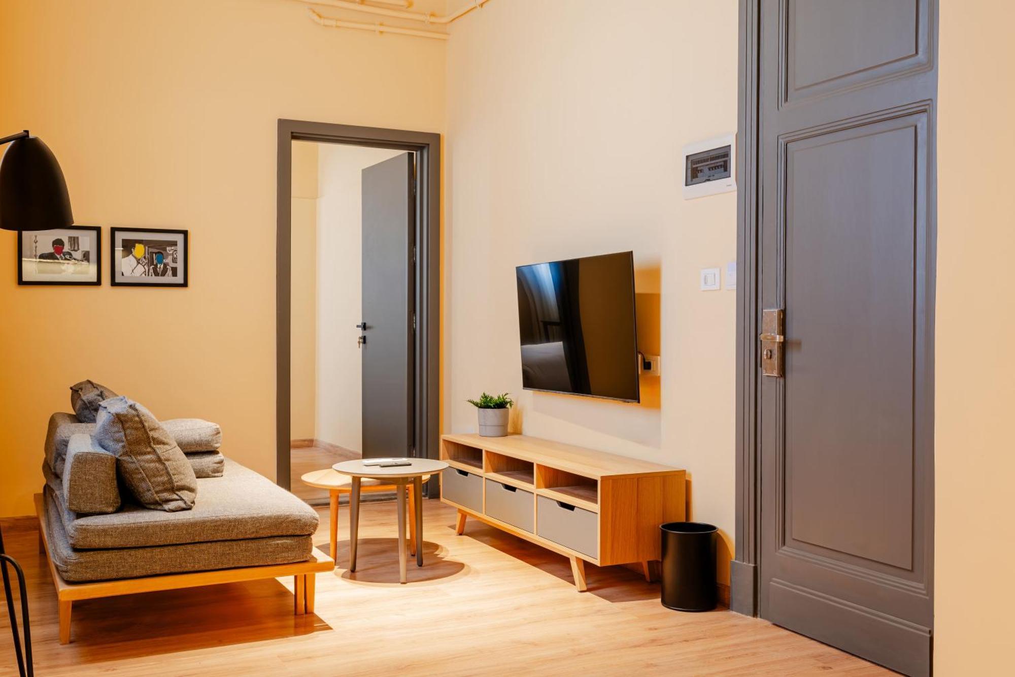 Grey L Studio Apartments Downtown Alexandria Menasce House Exteriör bild